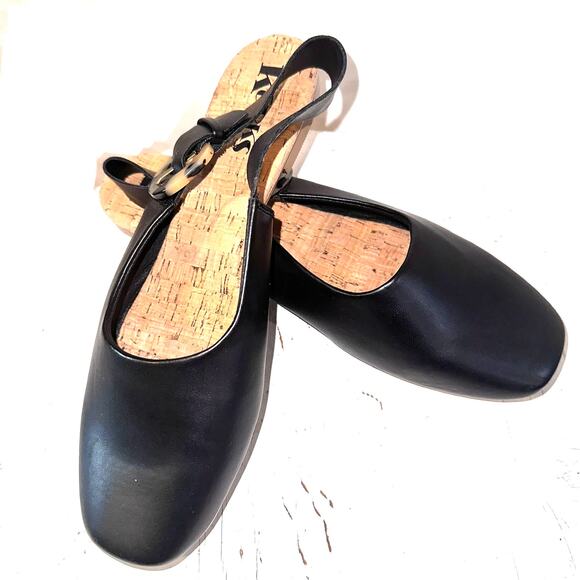 Korks Blush Slingback Flats Womens Size 9.5 Black With Tortoise Shell Buckle - Picture 3 of 11